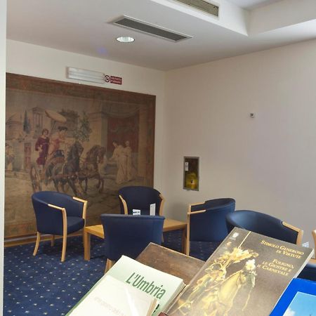 City Hotel & Suites Foligno Exterior photo