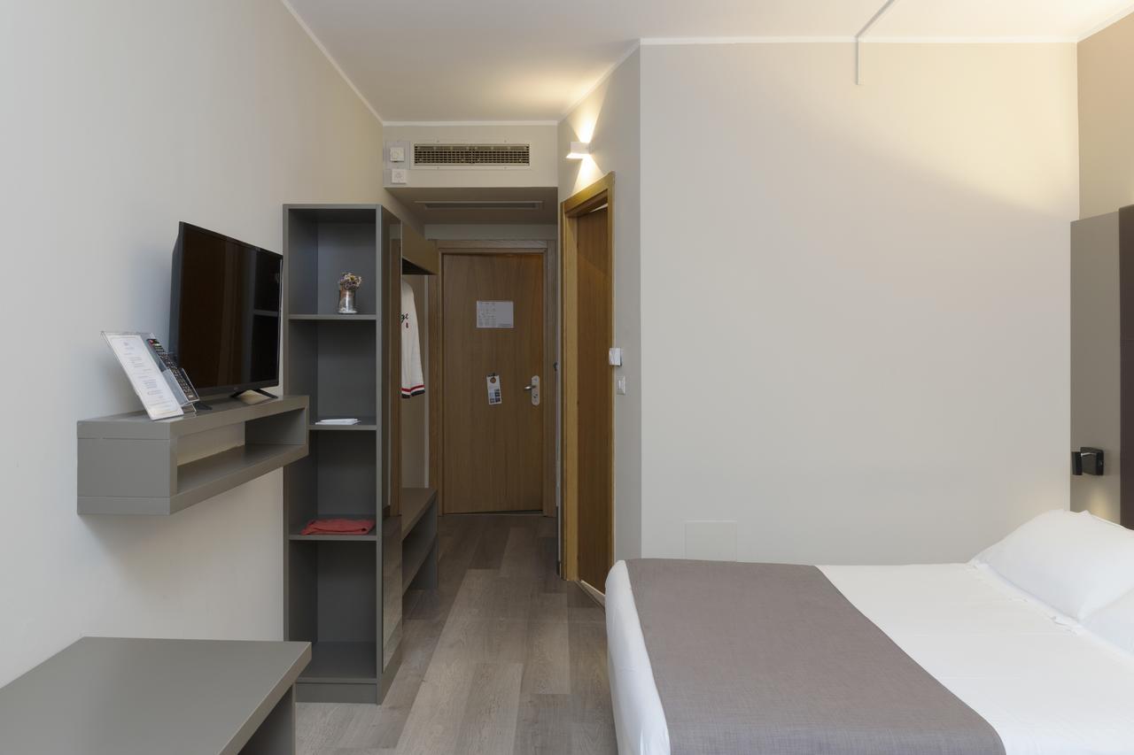 City Hotel & Suites Foligno Exterior photo