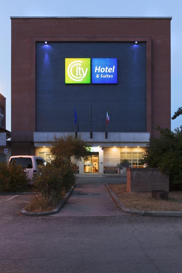 City Hotel & Suites Foligno Exterior photo
